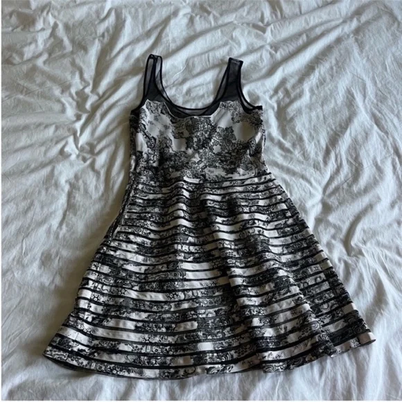 Parker Silk Mesh Black White Printed Mini Dress XS - Picture 4 of 8